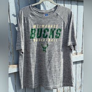 Milwaukee Bucks Basketball Athletic Shirt XL Men’s X-Large NBA Graphic Gray Tee